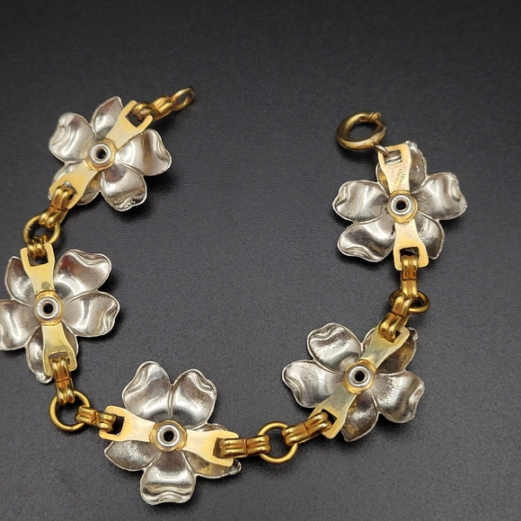 Mid Century Vintage Floral Gold Filled Bracelet with Blue Vibrant Rhinestones 7" - Picture 6 of 16